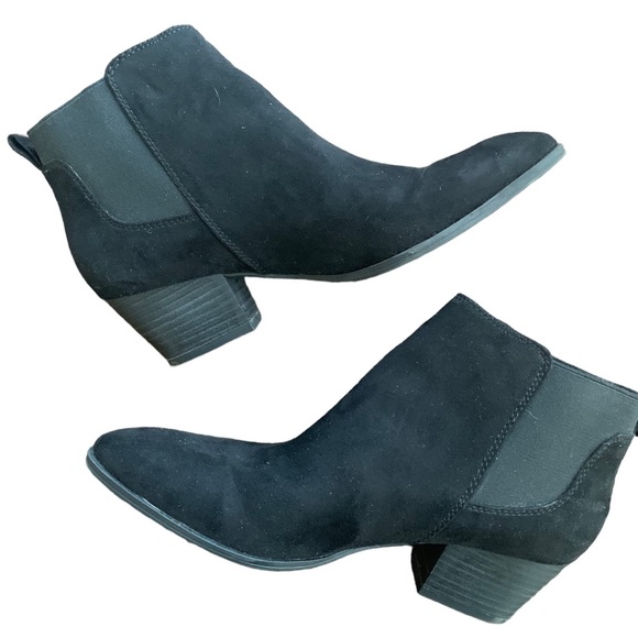FRANCO SARTO Women's Glenna Black
Faux Suede Almond Toe Ankle Booties (8.5) - Picture 2 of 9